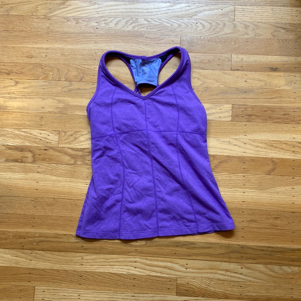 Athleta Tank Top w/ built in bra SIZE MEDIUM